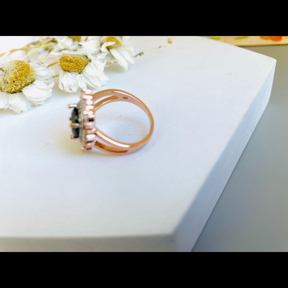 Henri Bendel Rose Gold Tone Crystals Statement Ring Size 6 - Picture 5 of 8